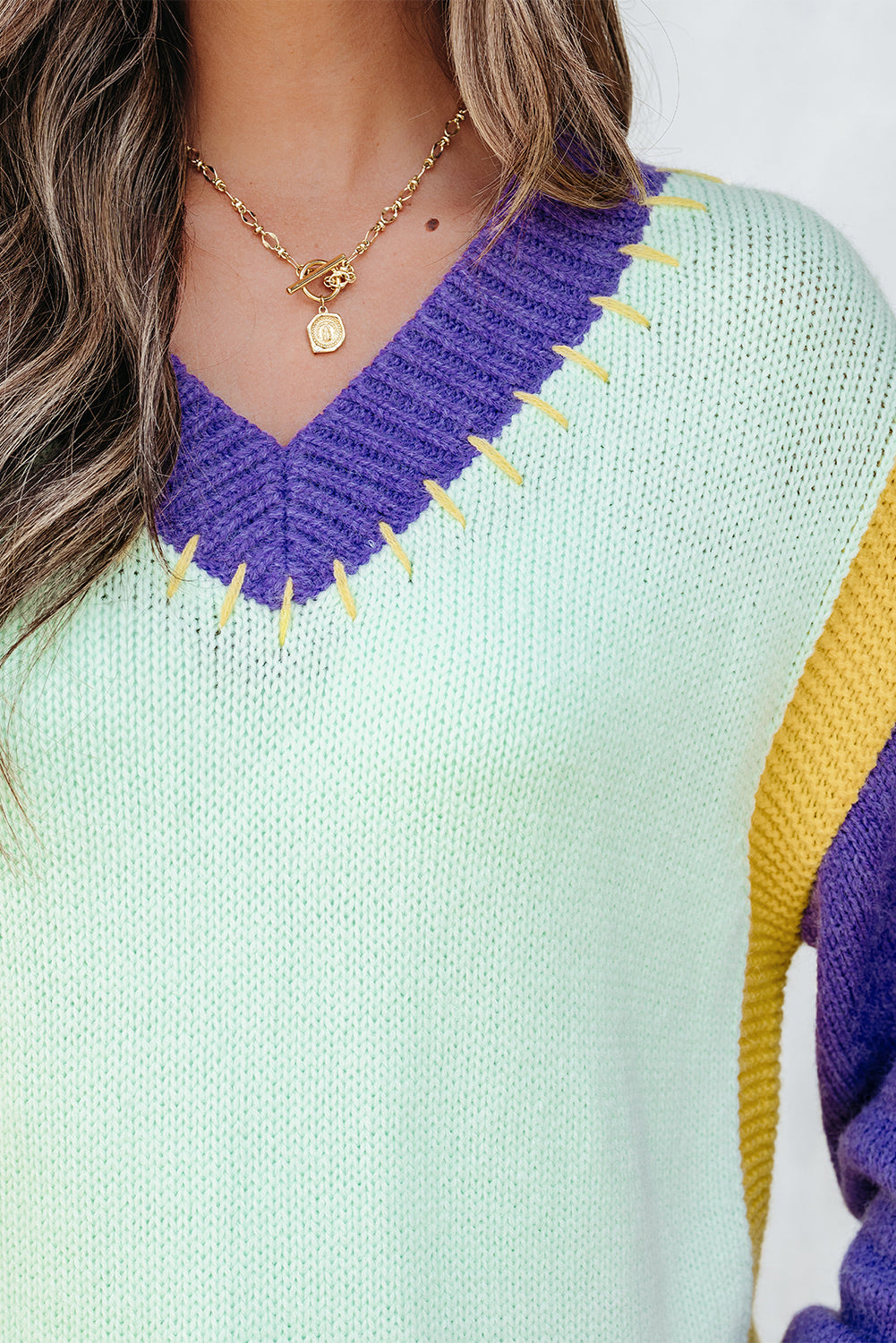 Green Stitched V Neck Color Block Knitted Drop Shoulder Sweater - Viraxa