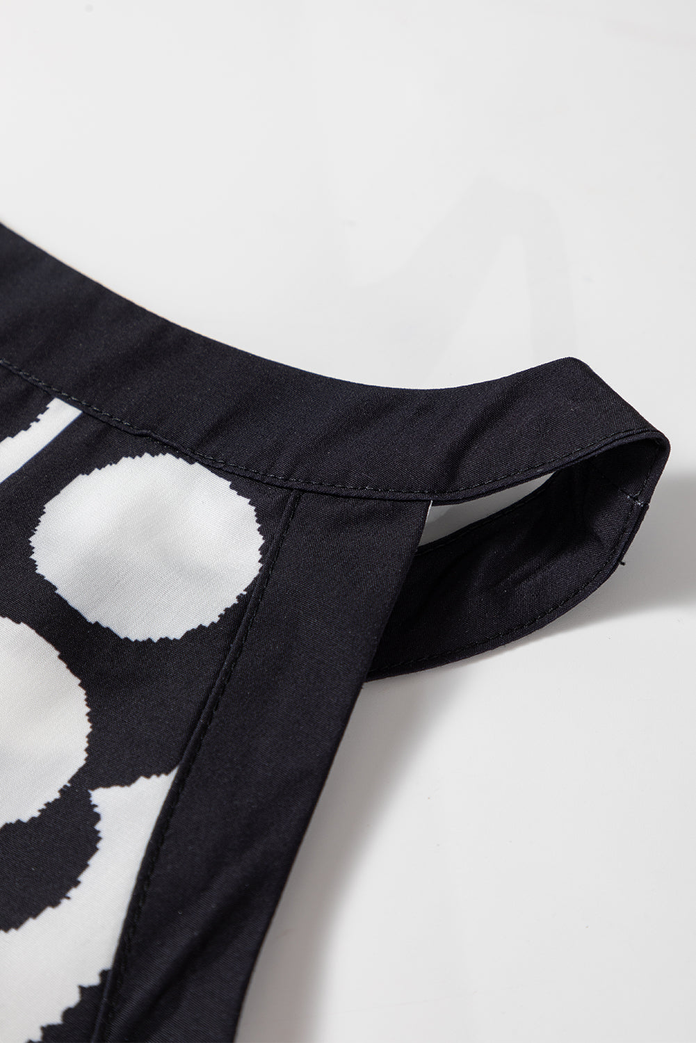 Black Abstract Dot Flower Print Tank Top - Viraxa