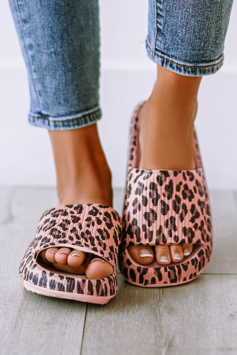 Pink Leopard Print Thick Sole Slip On Slippers - Viraxa