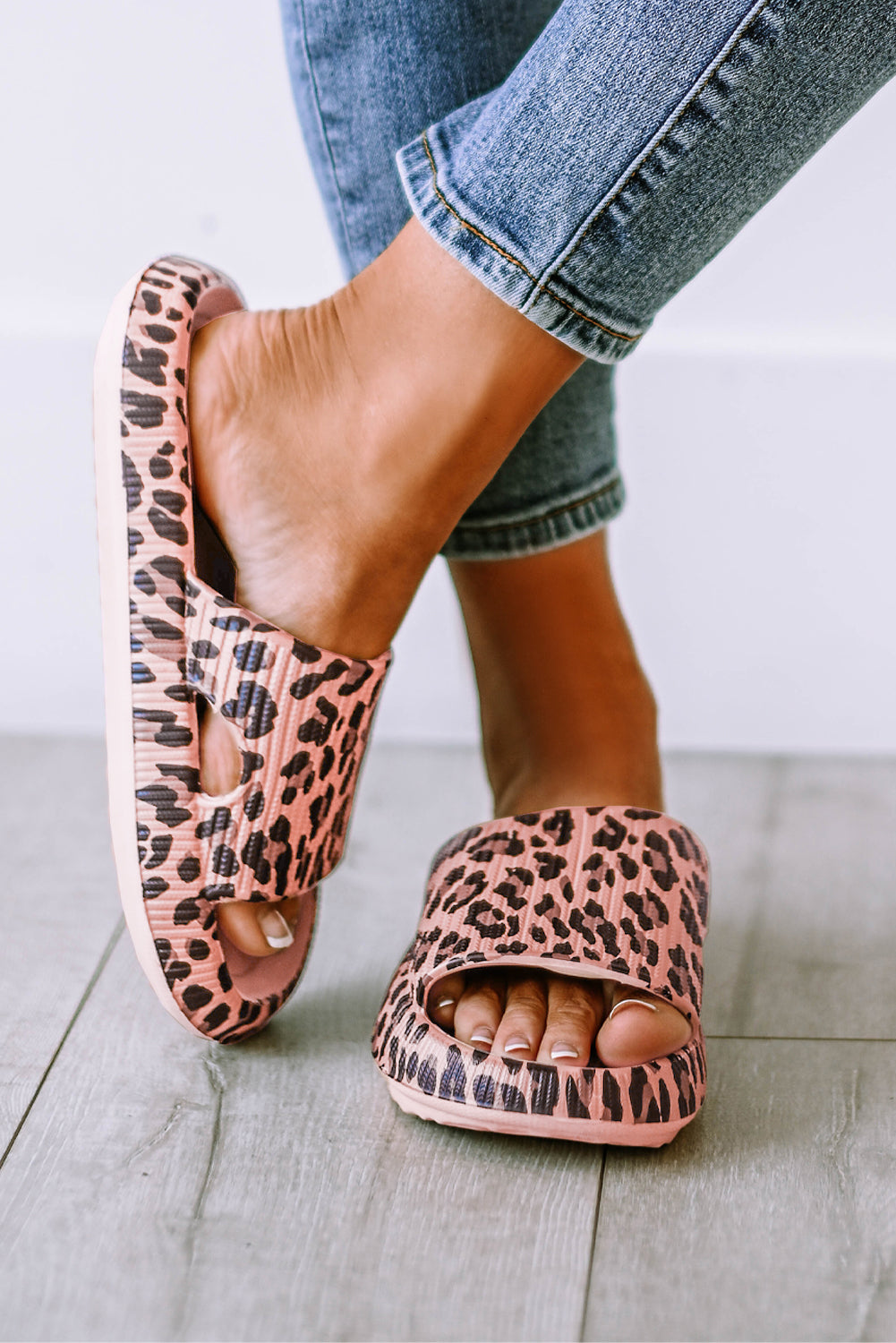 Pink Leopard Print Thick Sole Slip On Slippers - Viraxa